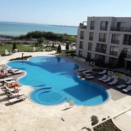 Apartment With See View *